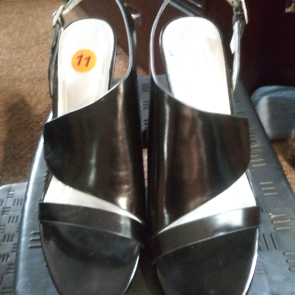 Shoes - Picture 2 of 3